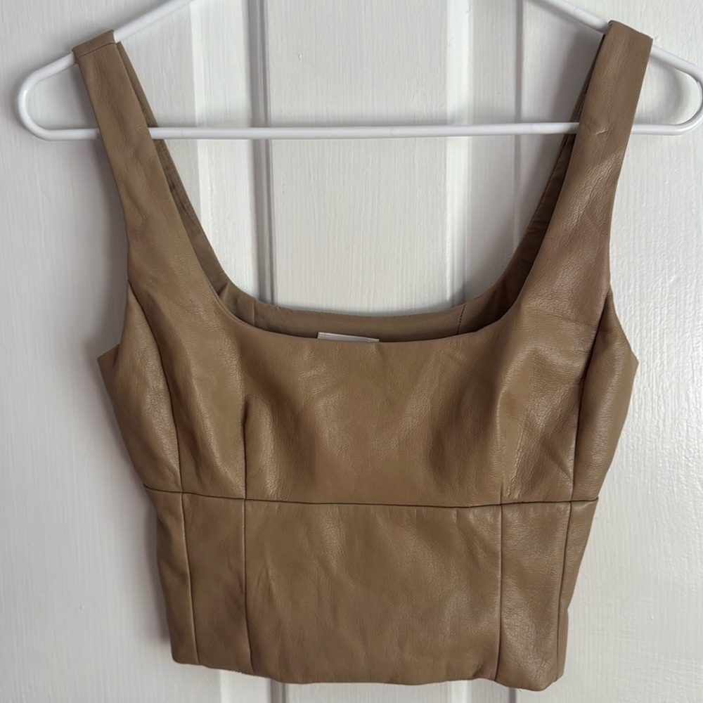 aritzia crop top